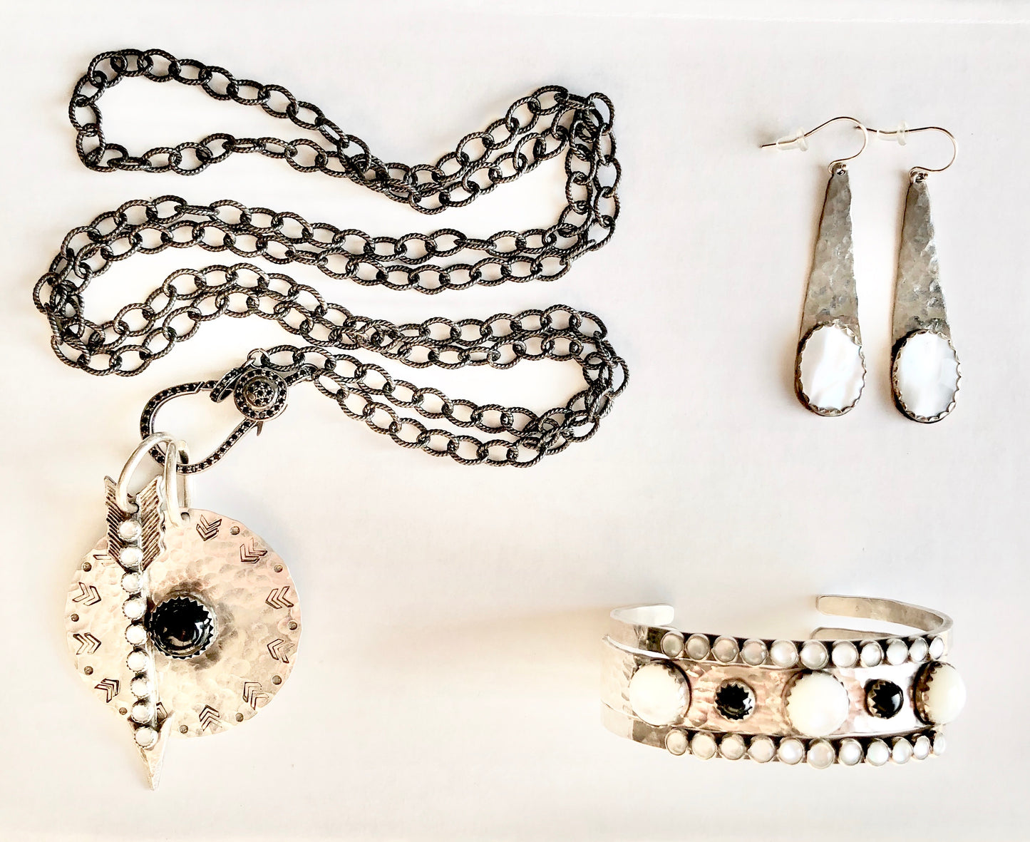 Circle Pendant with Black Onyx Pendants Richard Schmidt
