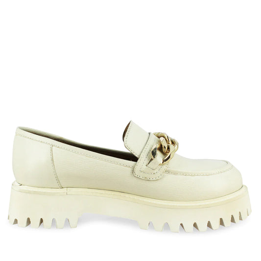 Donna Gold Chain  Off White Leather Loafers  Saint G   