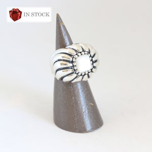 Worm Shank Mother of Pearl Ring
